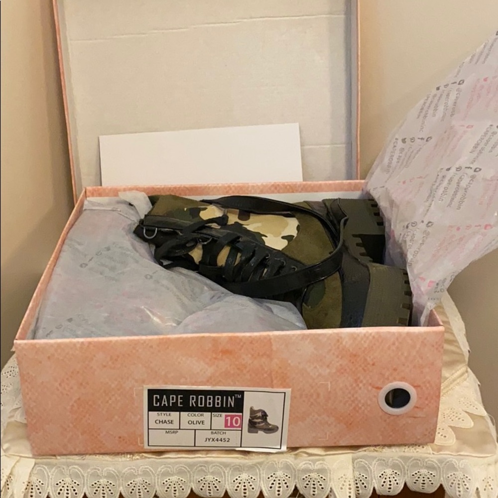 Camouflage boots